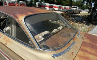 Chevrolet-Impala-1961-28