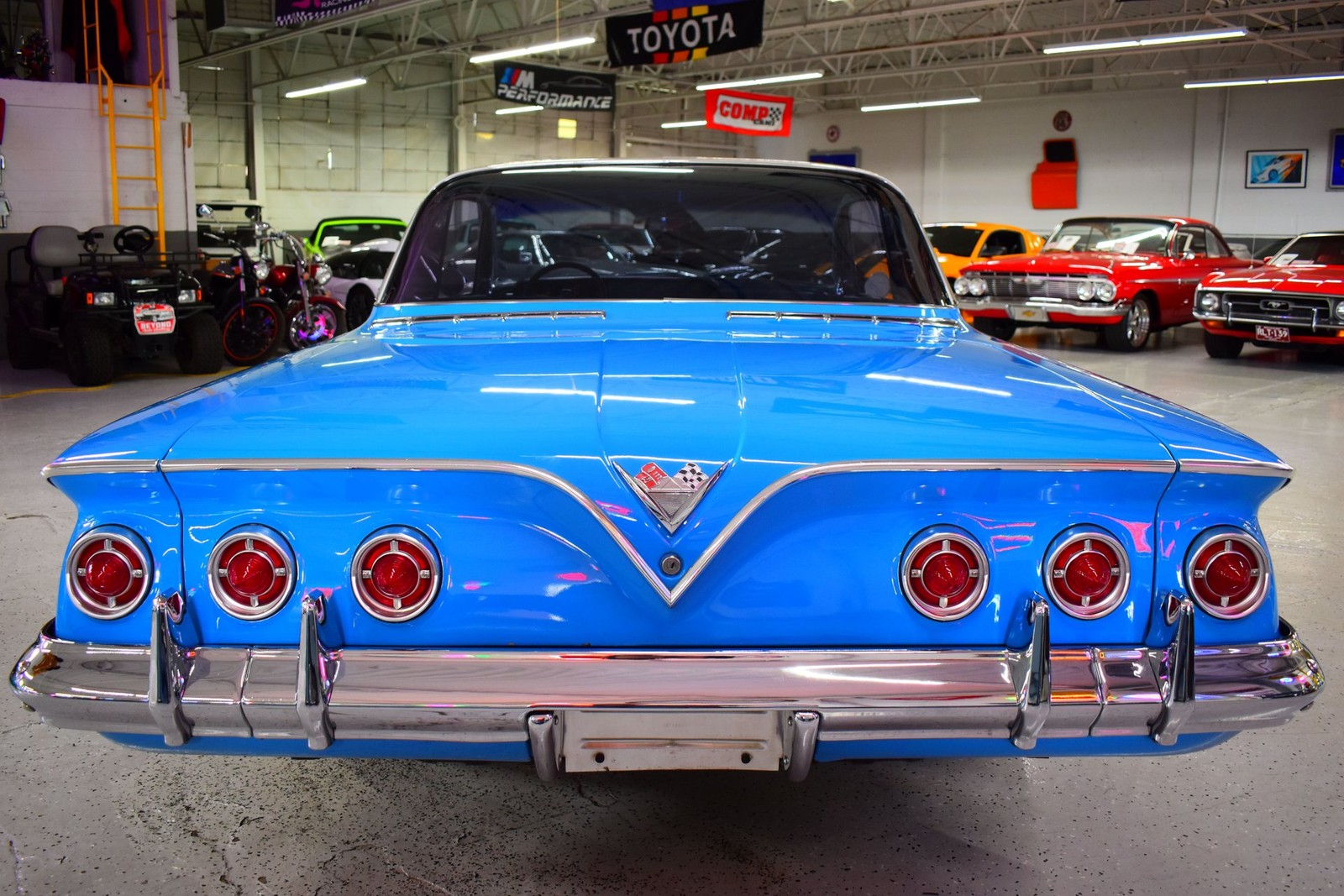 Chevrolet-Impala-1961-Coupe-13