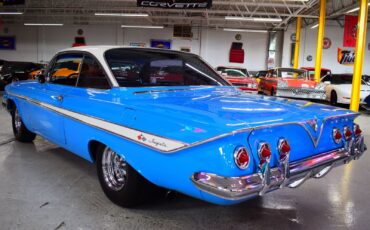 Chevrolet-Impala-1961-Coupe-16