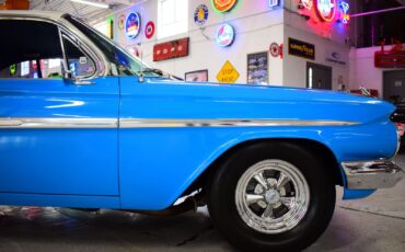 Chevrolet-Impala-1961-Coupe-9