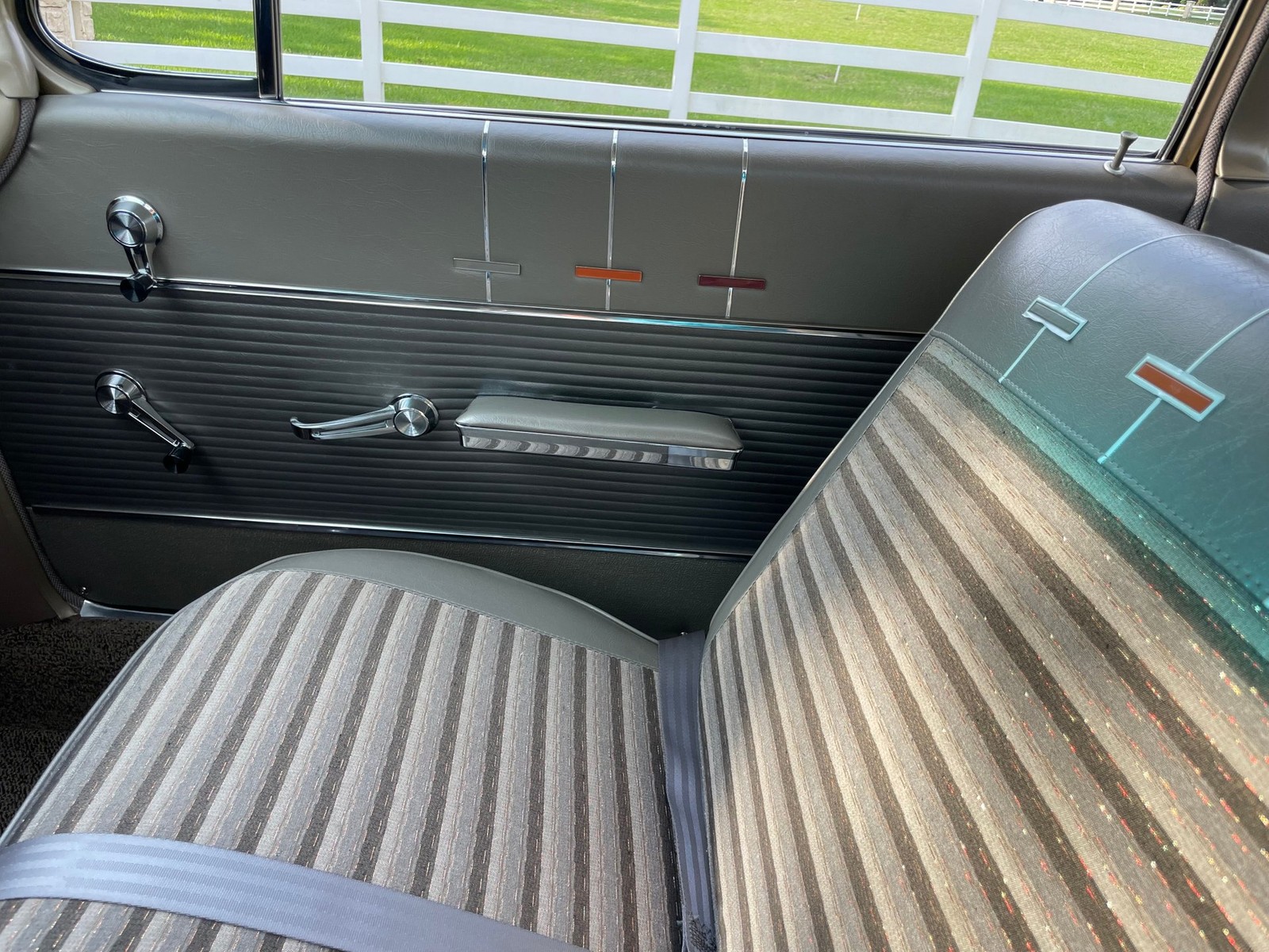 Chevrolet-Impala-1962-13