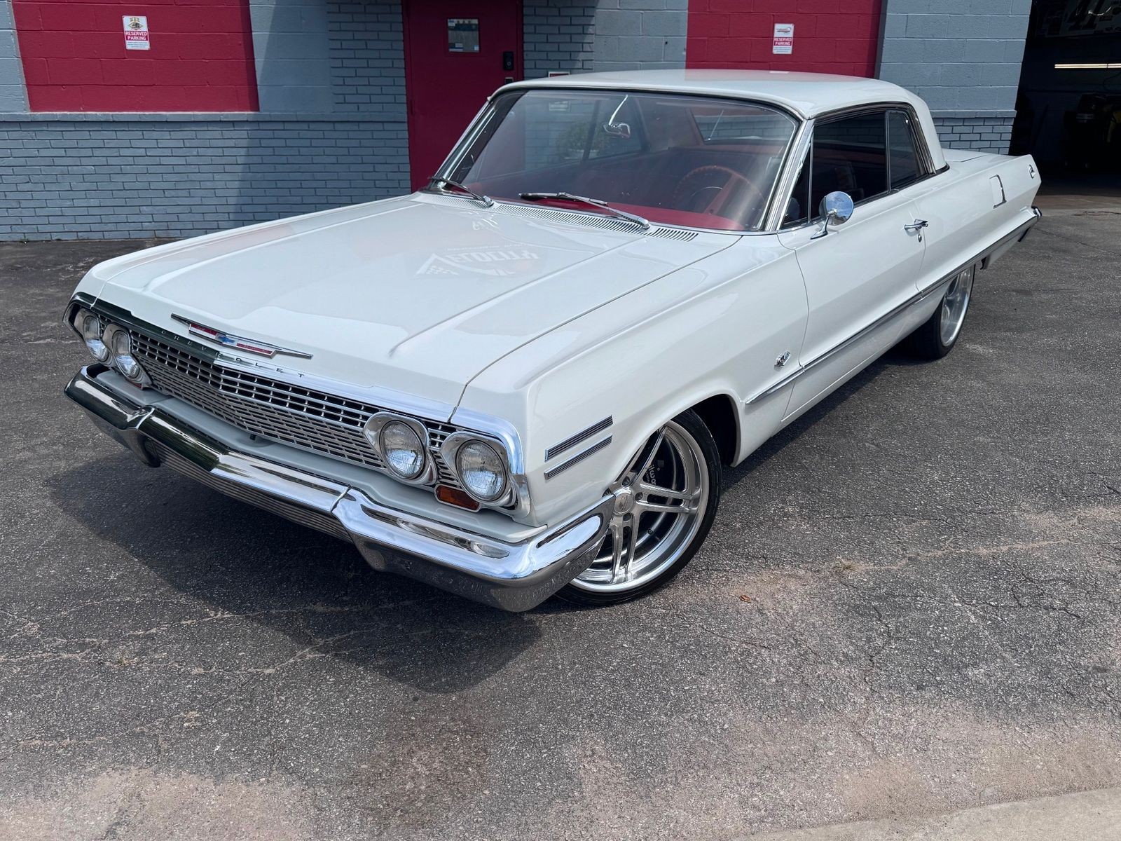 Chevrolet-Impala-1963-Coupe-1