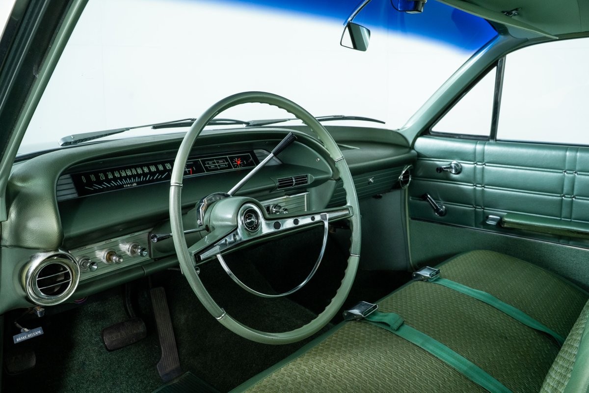 Chevrolet-Impala-1963-Sedan-1