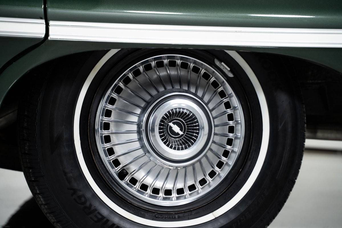 Chevrolet-Impala-1963-Sedan-10