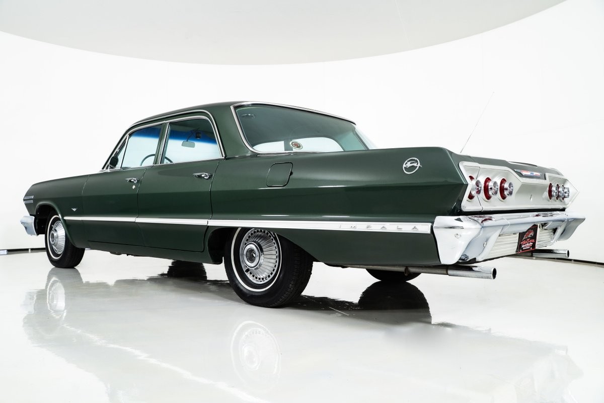 Chevrolet-Impala-1963-Sedan-11