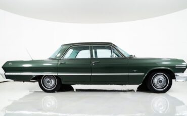 Chevrolet-Impala-1963-Sedan-18