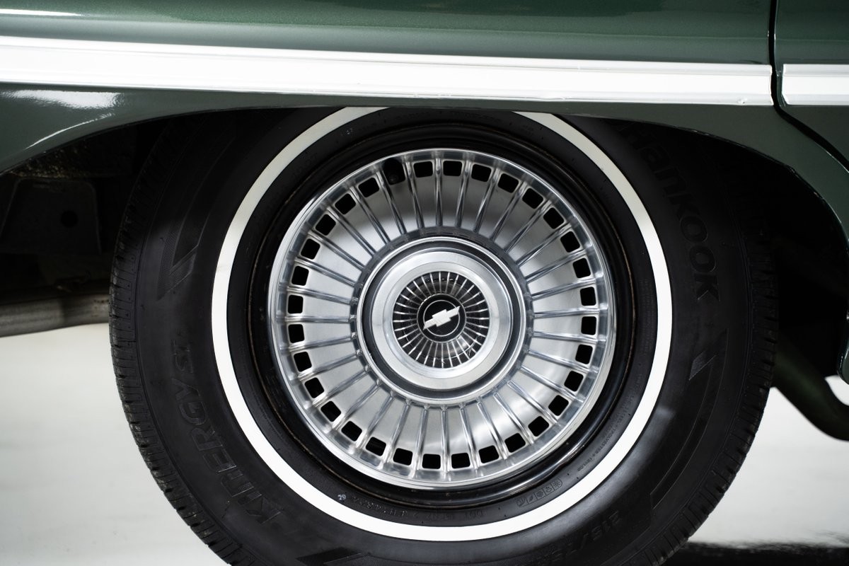 Chevrolet-Impala-1963-Sedan-19