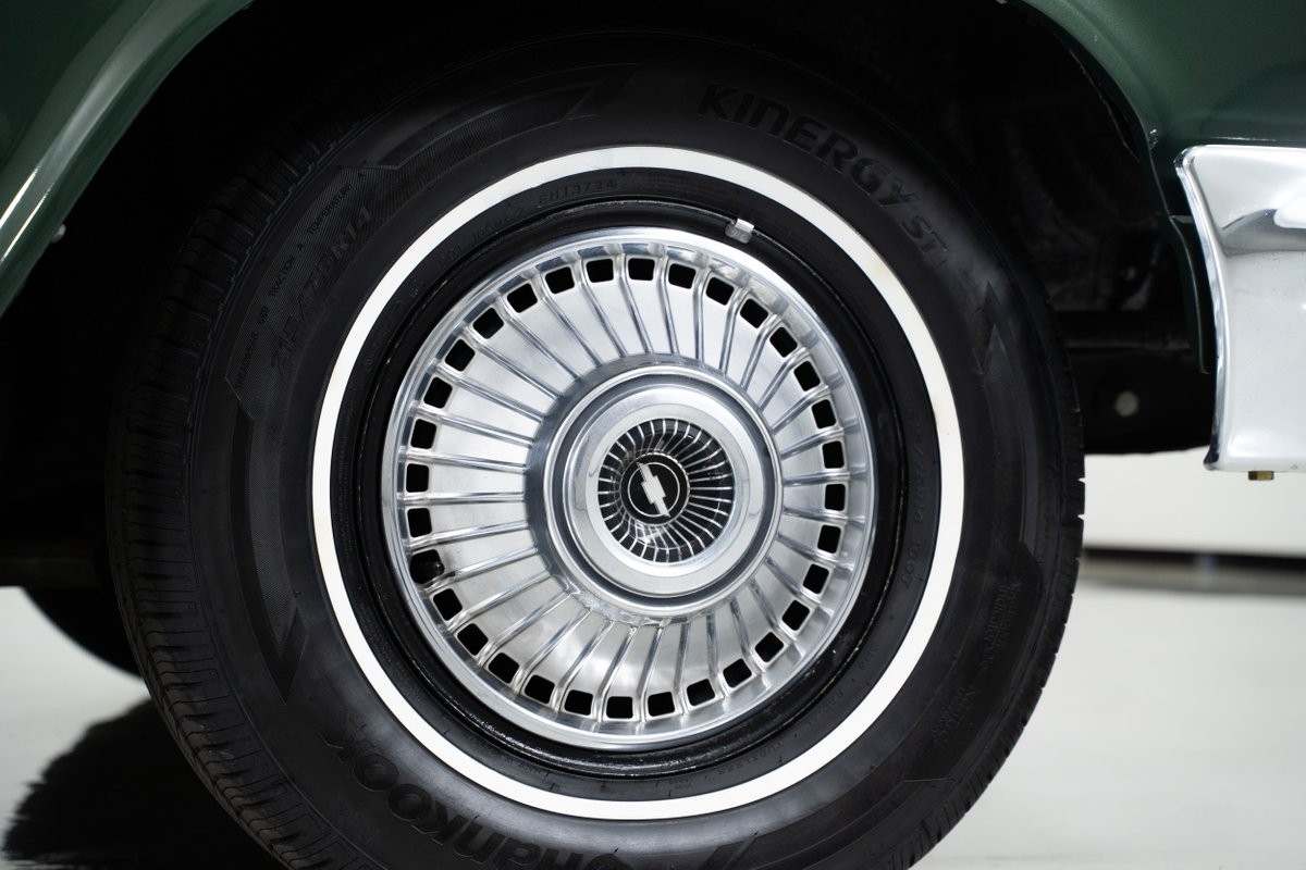 Chevrolet-Impala-1963-Sedan-20