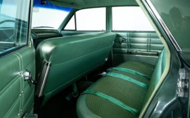 Chevrolet-Impala-1963-Sedan-30