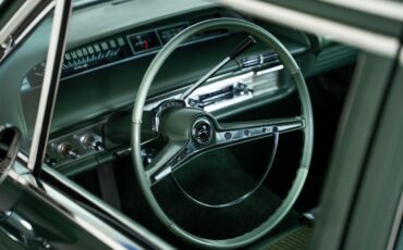 Chevrolet-Impala-1963-Sedan-32