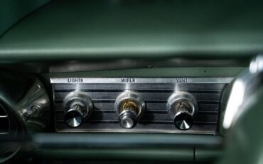 Chevrolet-Impala-1963-Sedan-33