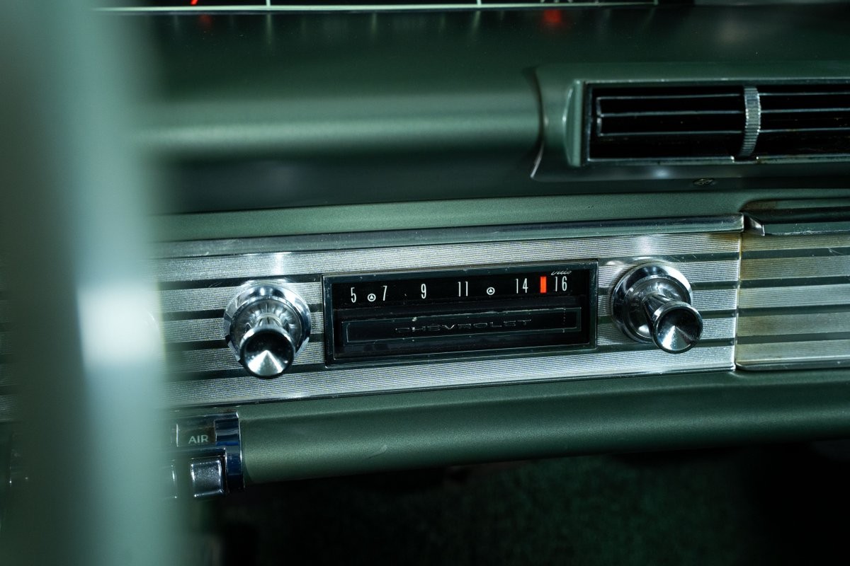 Chevrolet-Impala-1963-Sedan-39