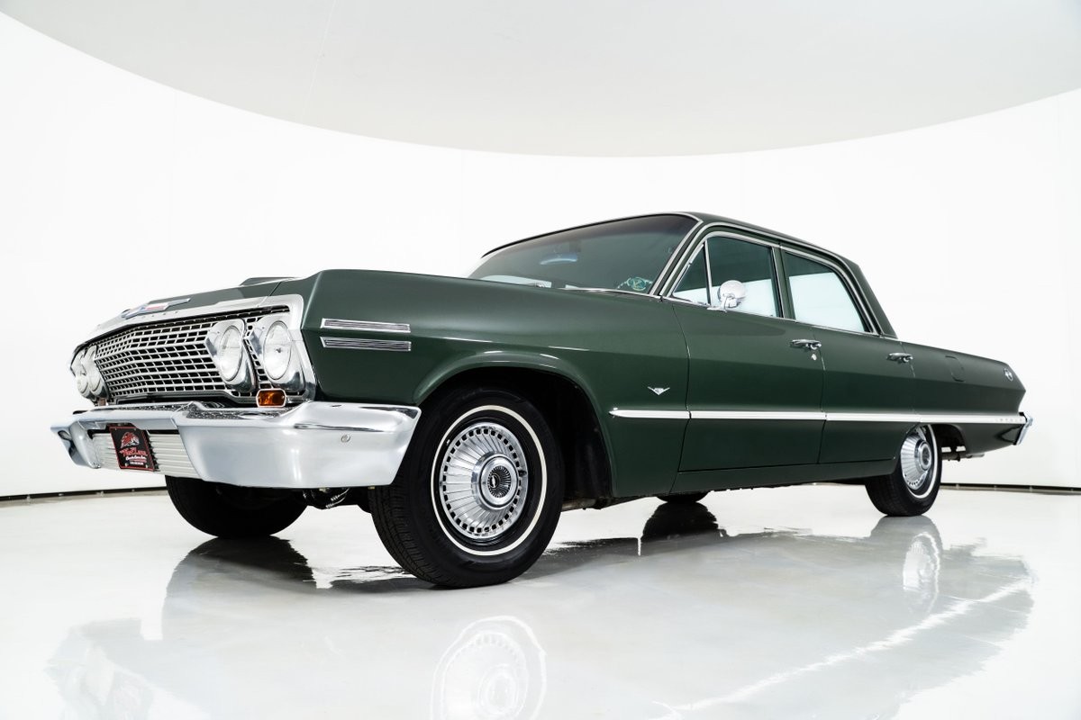 Chevrolet-Impala-1963-Sedan-5