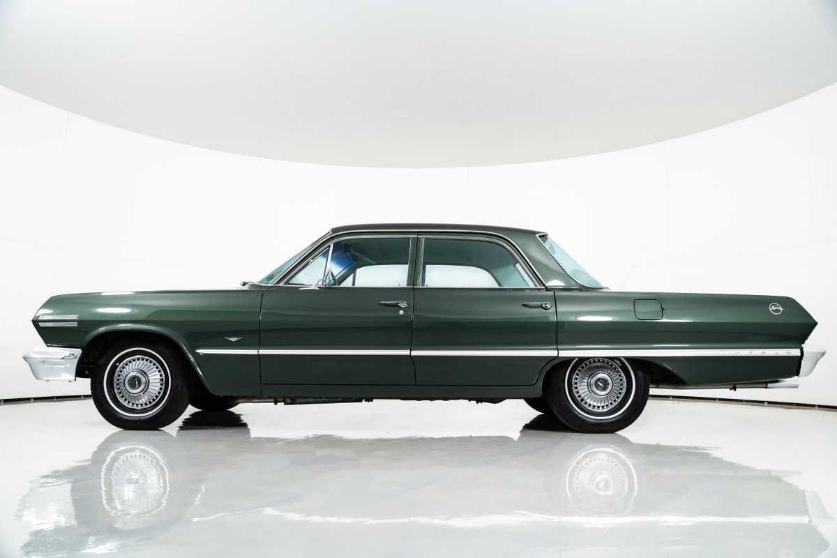 Chevrolet-Impala-1963-Sedan-8