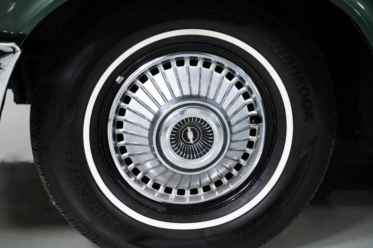 Chevrolet-Impala-1963-Sedan-9