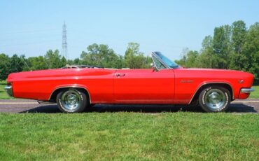 Chevrolet-Impala-1966-Convertible-25