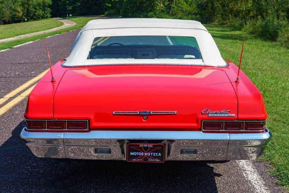 Chevrolet-Impala-1966-Convertible-36