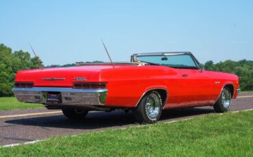 Chevrolet-Impala-1966-Convertible-4