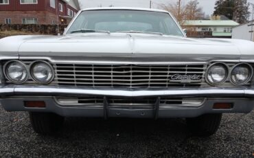 Chevrolet-Impala-1966-Sedan-6