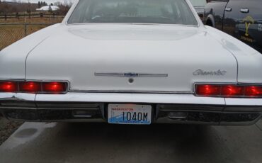 Chevrolet-Impala-1966-Sedan-9