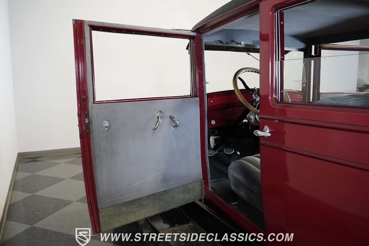 Chevrolet-Imperial-1927-Sedan-26