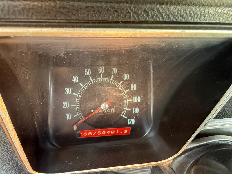 Chevrolet-Malibu-1968-Black-Black-22