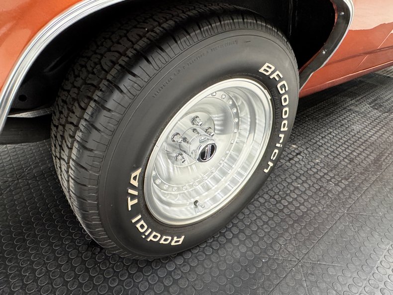 Chevrolet-Malibu-1968-Sunset-Orange-Metall-Black-17