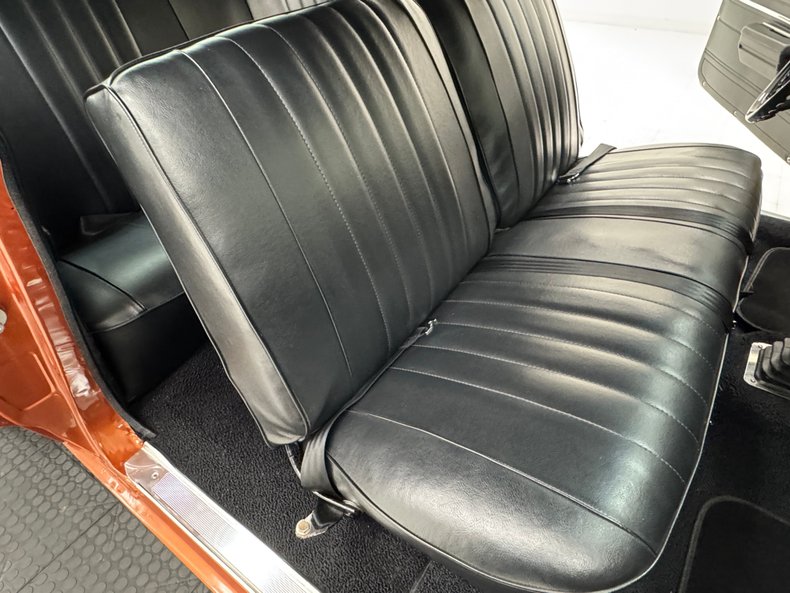 Chevrolet-Malibu-1968-Sunset-Orange-Metall-Black-32