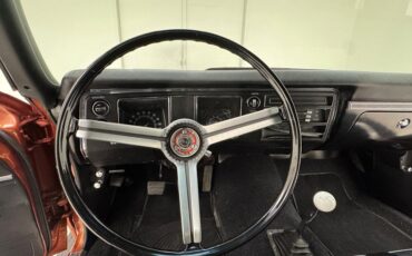 Chevrolet-Malibu-1968-Sunset-Orange-Metall-Black-35