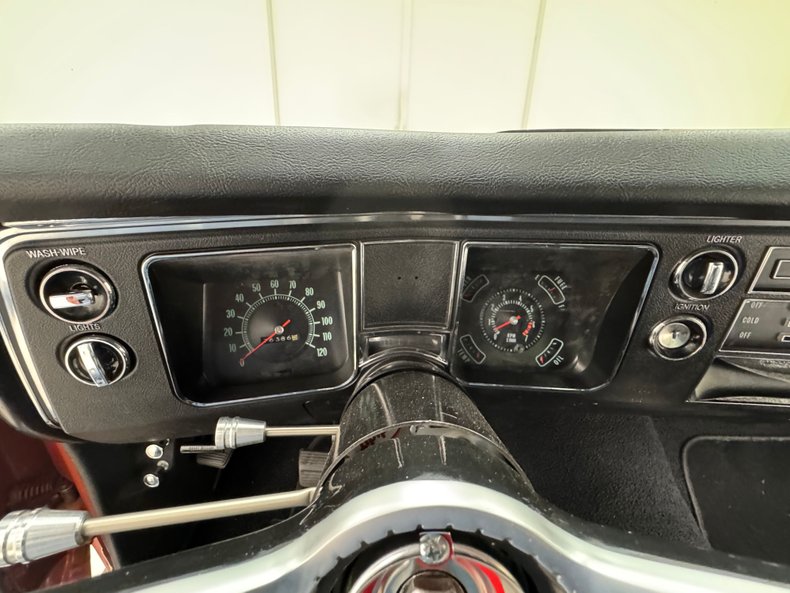 Chevrolet-Malibu-1968-Sunset-Orange-Metall-Black-36