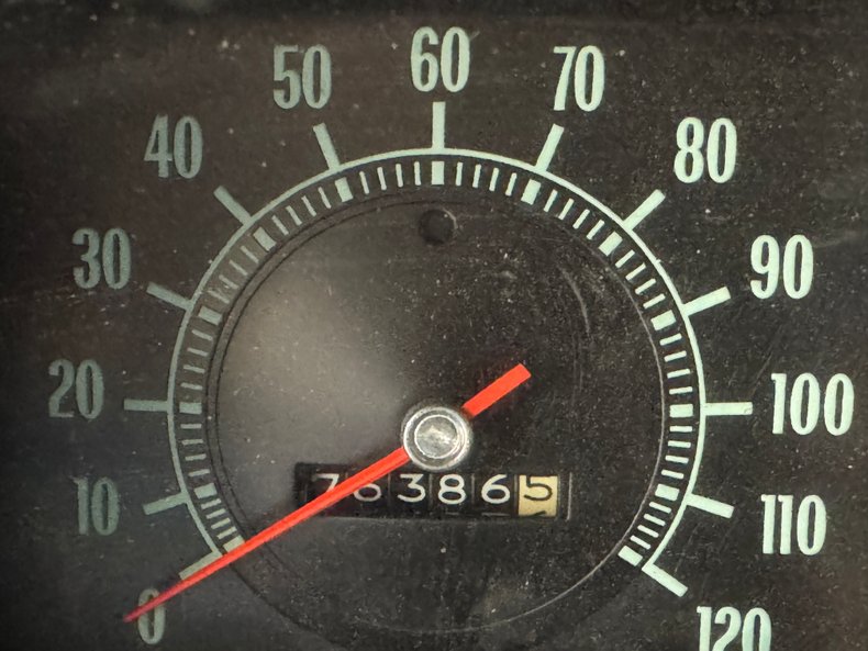 Chevrolet-Malibu-1968-Sunset-Orange-Metall-Black-37