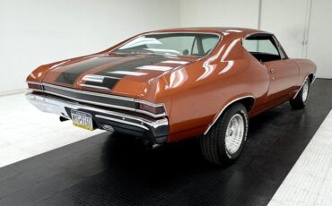 Chevrolet-Malibu-1968-Sunset-Orange-Metall-Black-4