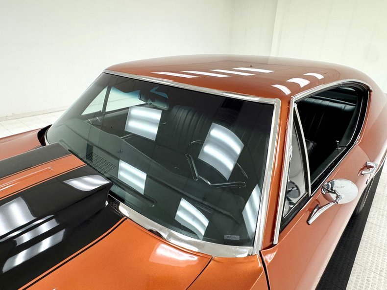 Chevrolet-Malibu-1968-Sunset-Orange-Metall-Black-41