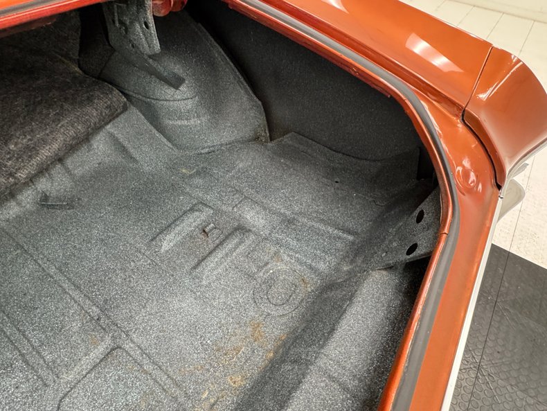 Chevrolet-Malibu-1968-Sunset-Orange-Metall-Black-46