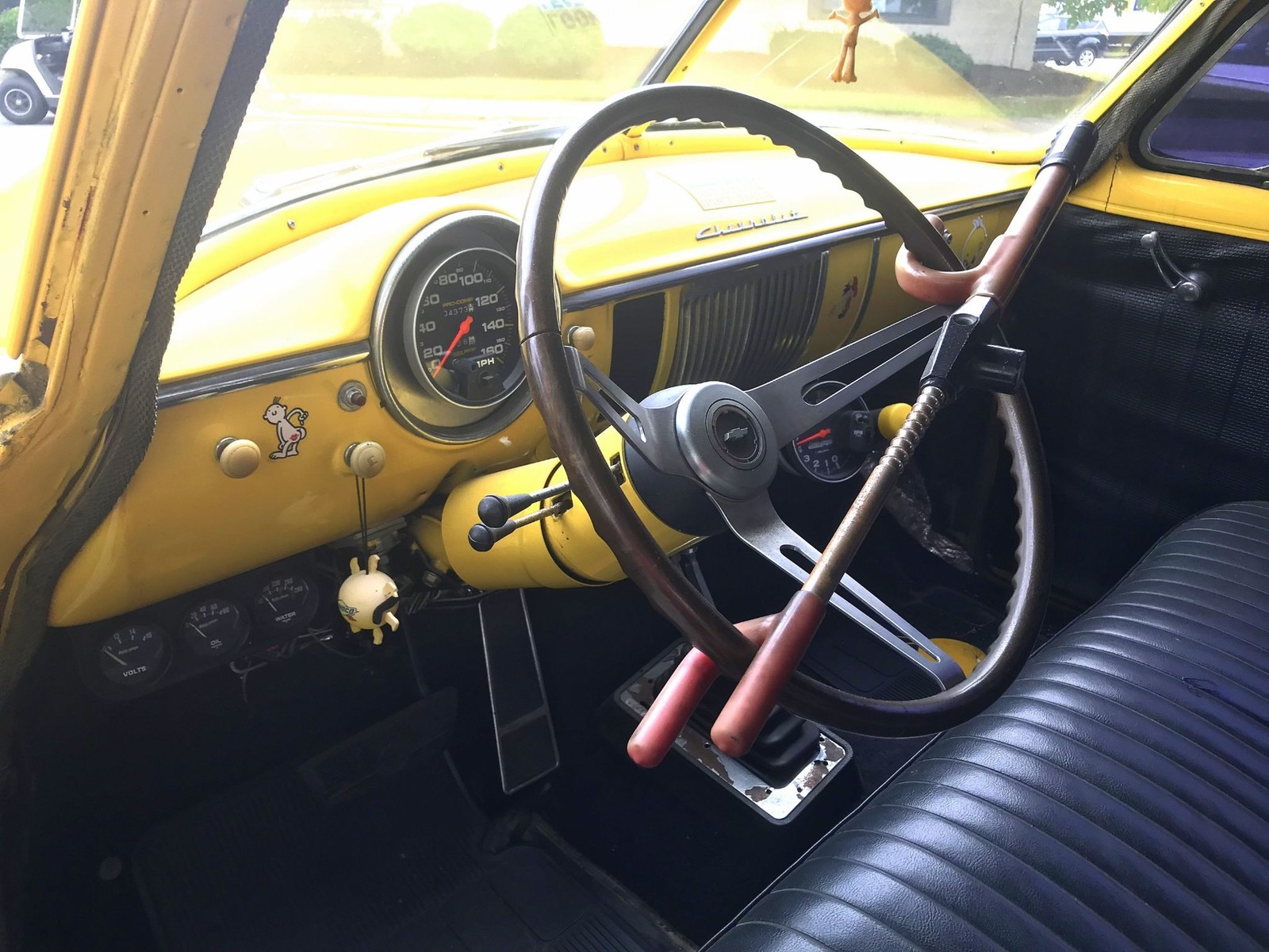 Chevrolet-Master-Deluxe-1949-V8-21