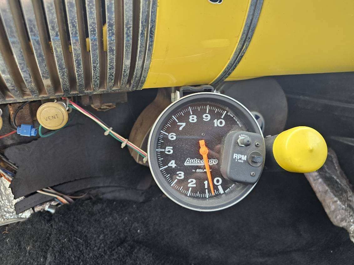 Chevrolet-Master-Deluxe-1949-V8-24