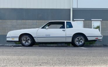 Chevrolet-Monte-Carlo-1984-Coupe-12