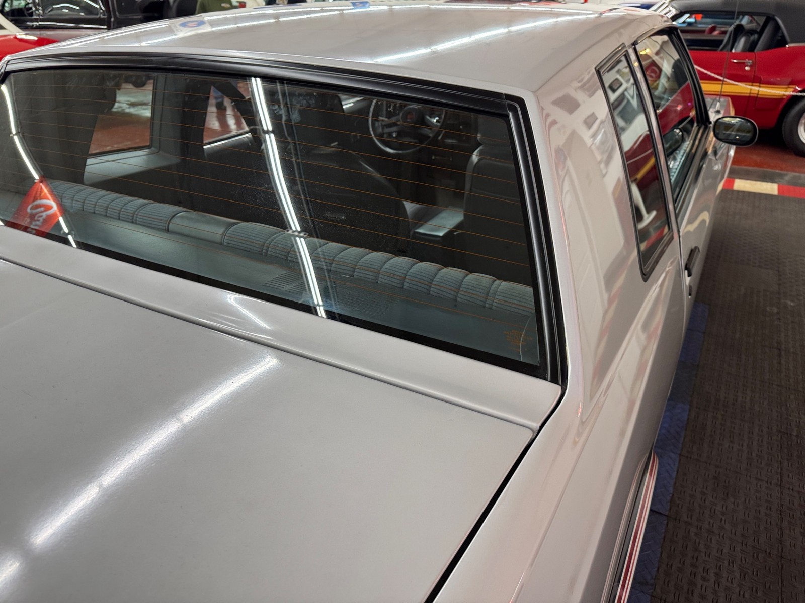 Chevrolet-Monte-Carlo-1985-Coupe-14