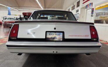 Chevrolet-Monte-Carlo-1985-Coupe-16