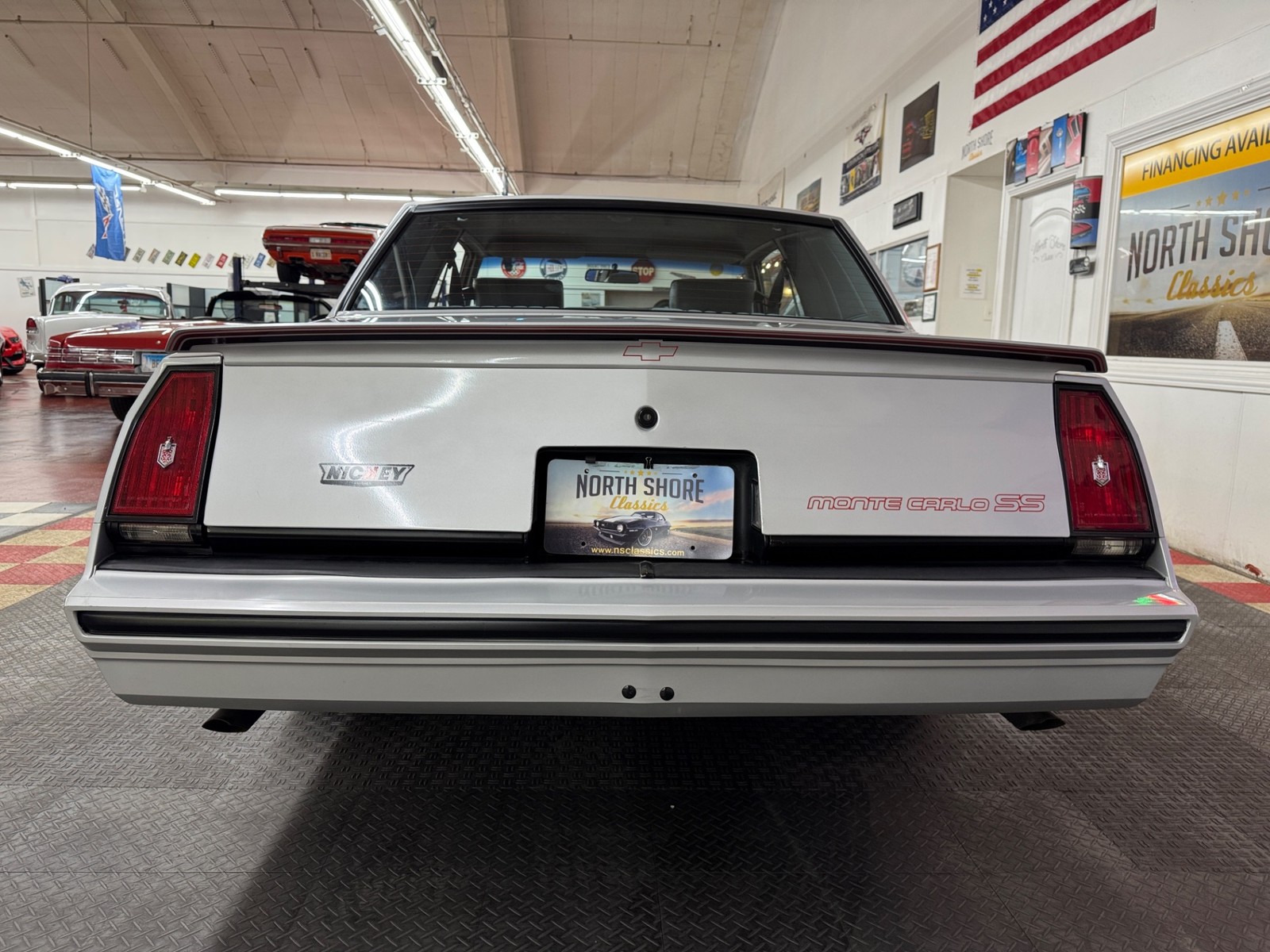 Chevrolet-Monte-Carlo-1985-Coupe-16