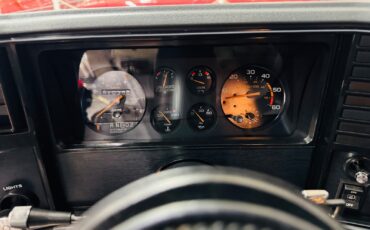 Chevrolet-Monte-Carlo-1985-Coupe-33