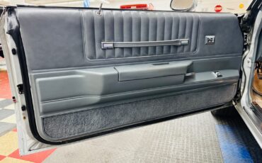 Chevrolet-Monte-Carlo-1985-Coupe-35