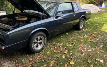 Chevrolet-Monte-Carlo-1985-Coupe