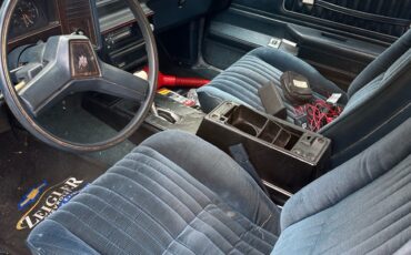 Chevrolet-Monte-Carlo-1985-Coupe-4