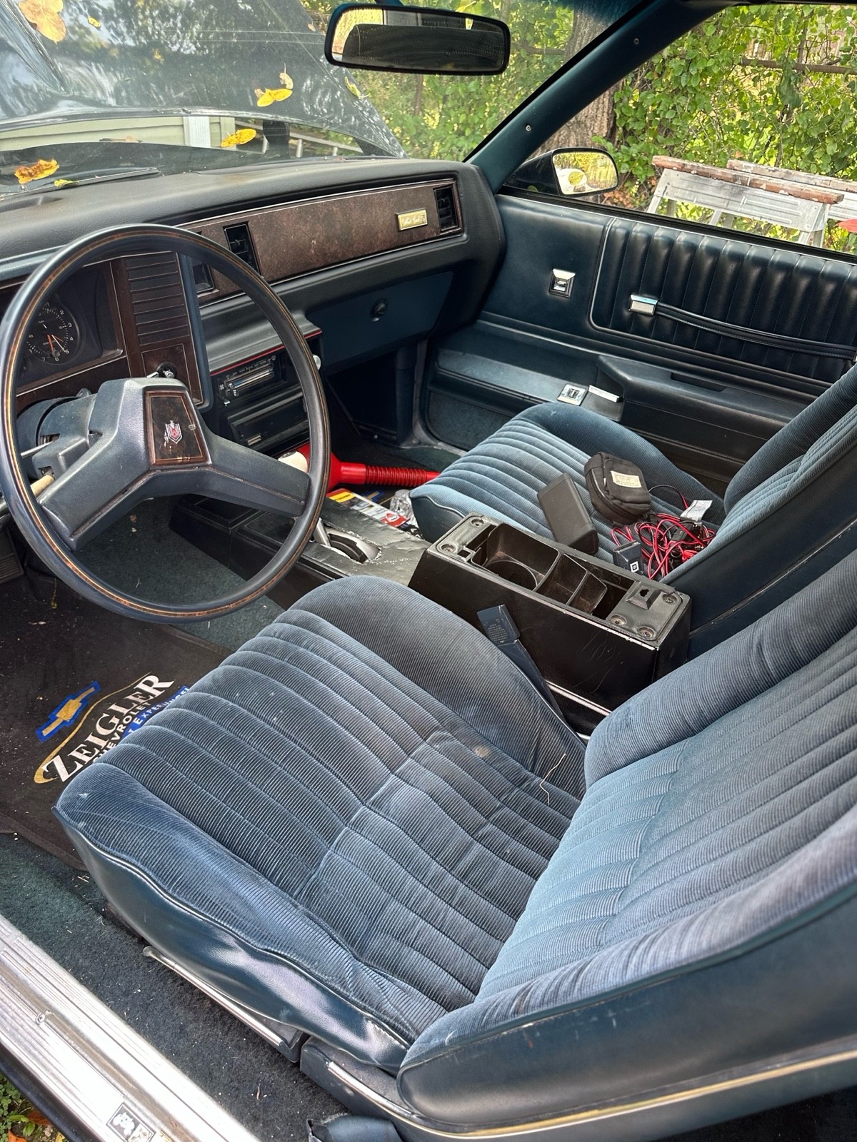 Chevrolet-Monte-Carlo-1985-Coupe-4