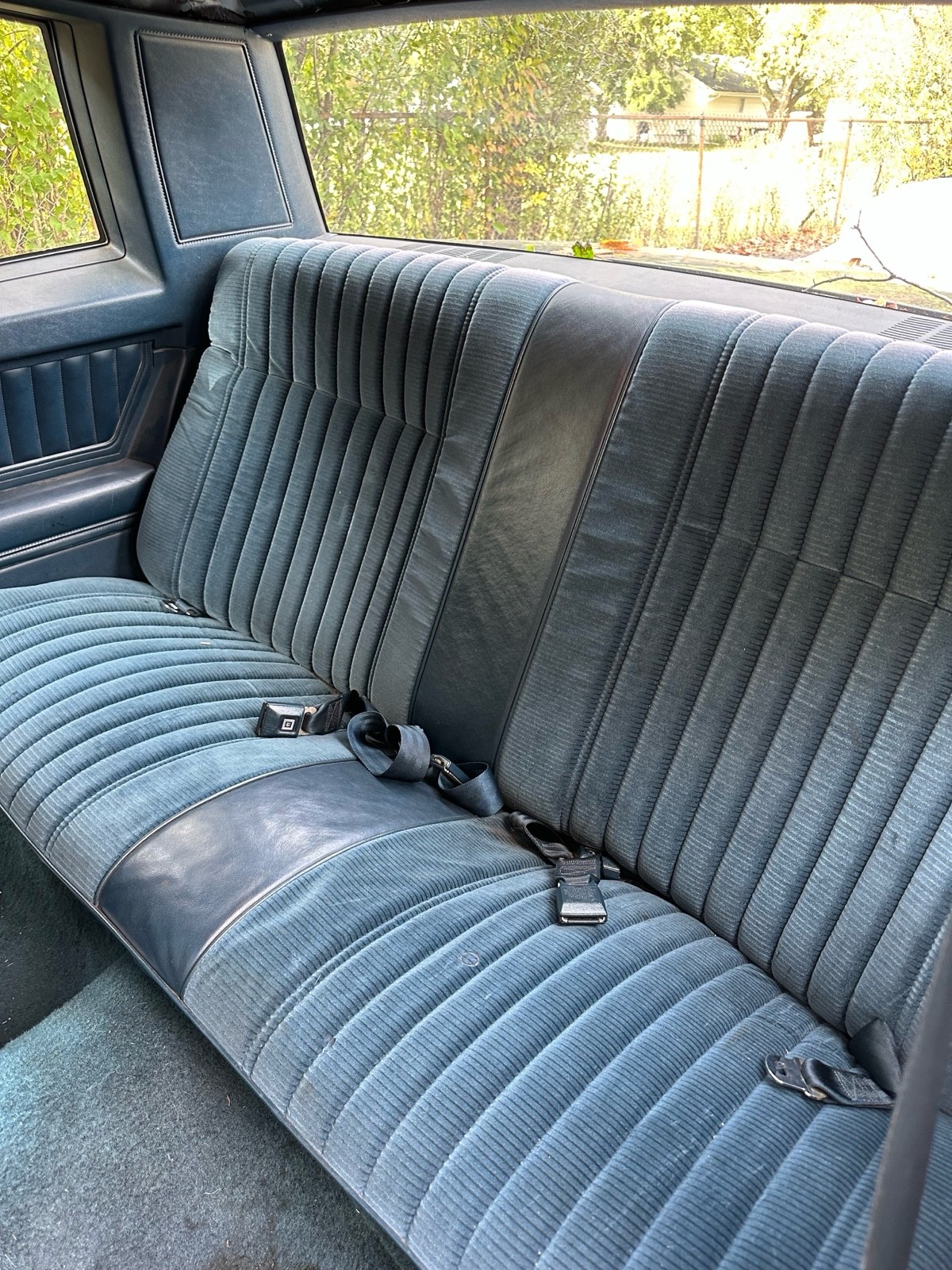 Chevrolet-Monte-Carlo-1985-Coupe-5