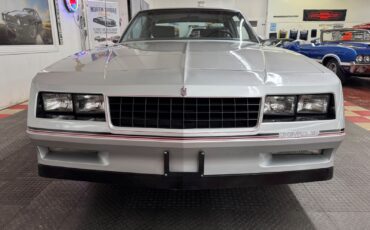 Chevrolet-Monte-Carlo-1985-Coupe-7