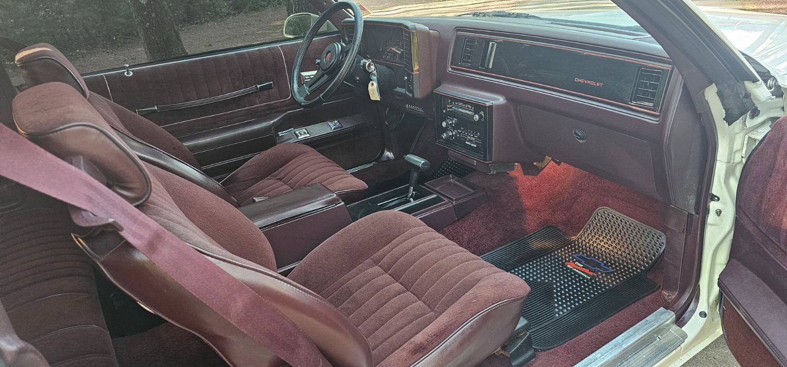 Chevrolet-Monte-Carlo-1986-Coupe-9