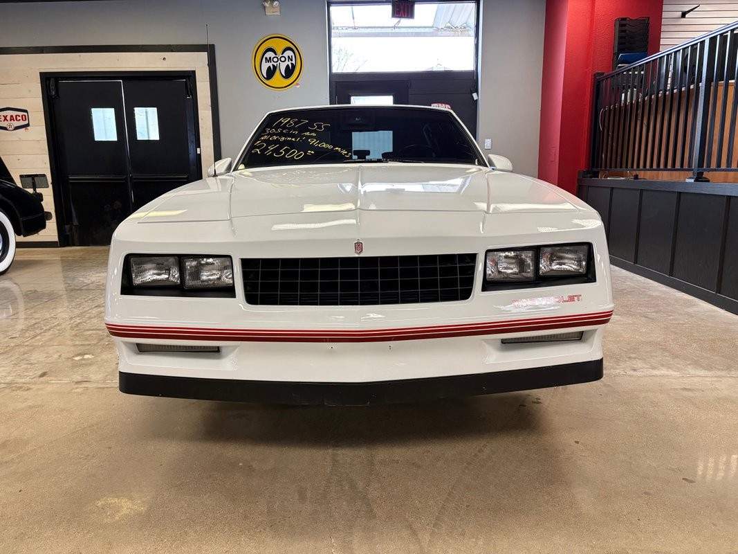 Chevrolet-Monte-Carlo-1987-Coupe-1