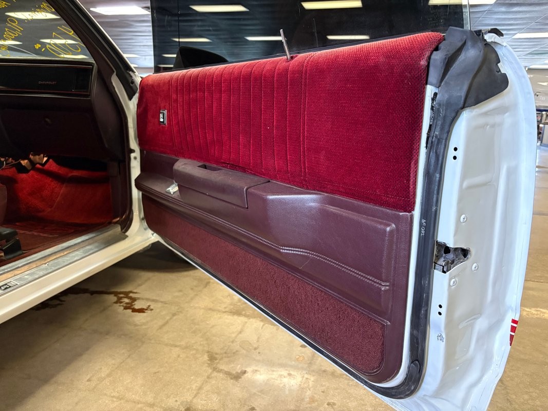 Chevrolet-Monte-Carlo-1987-Coupe-18